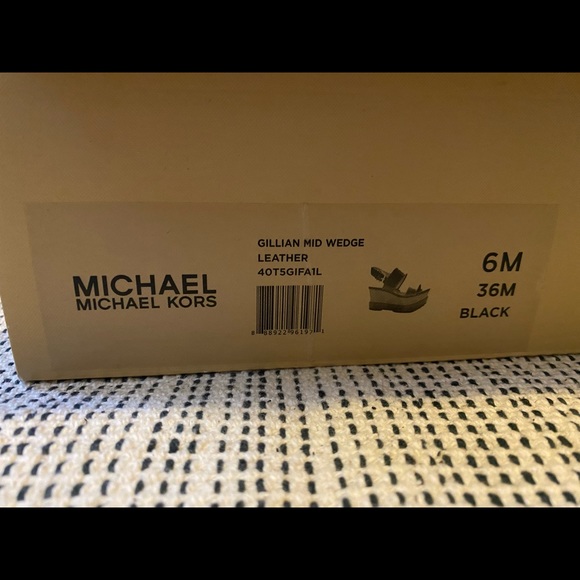 Michael Kors platform wedges - Picture 5 of 5